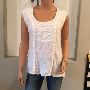 Pretty white top with knit details